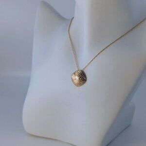 NWT 14K Gold Textured Square Puffed Pendant Necklace With Delicate Chain